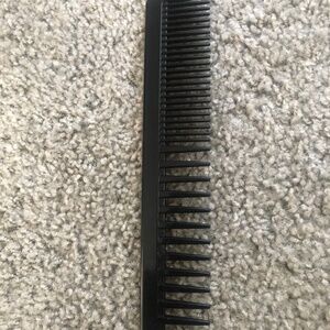 Black hair comb